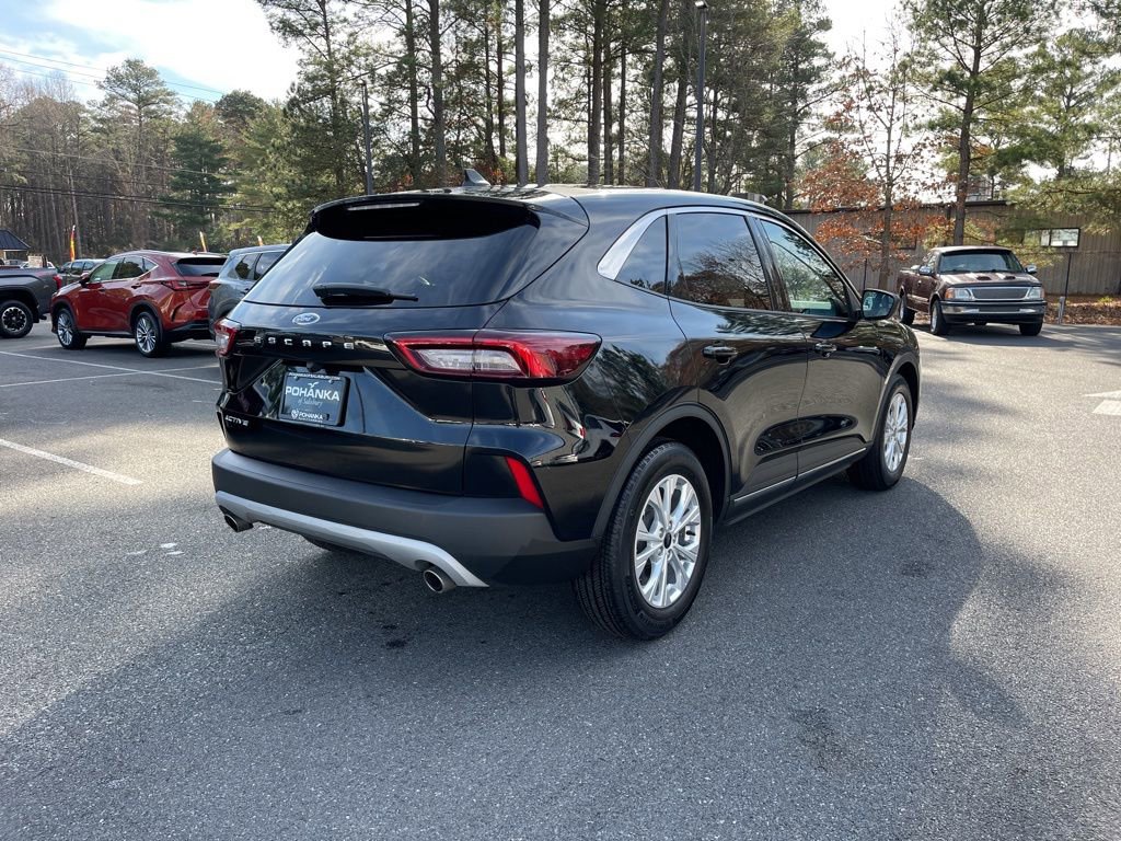 Used 2023 Ford Escape Active w/ Cold Weather Package image 5
