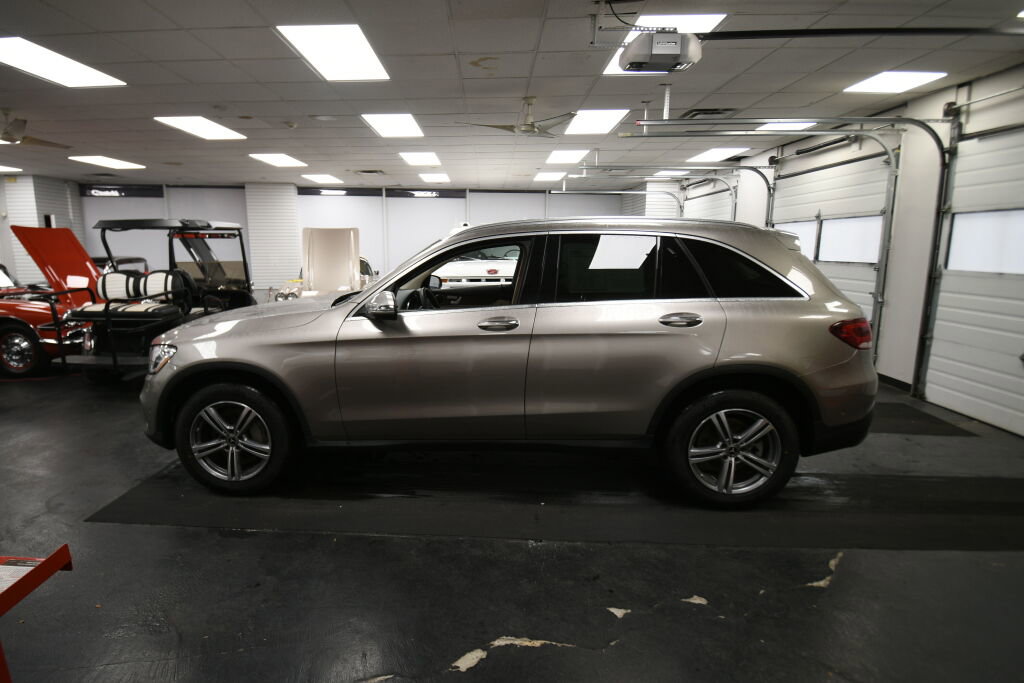 Used 2021 Mercedes-Benz GLC 300 4MATIC image 5