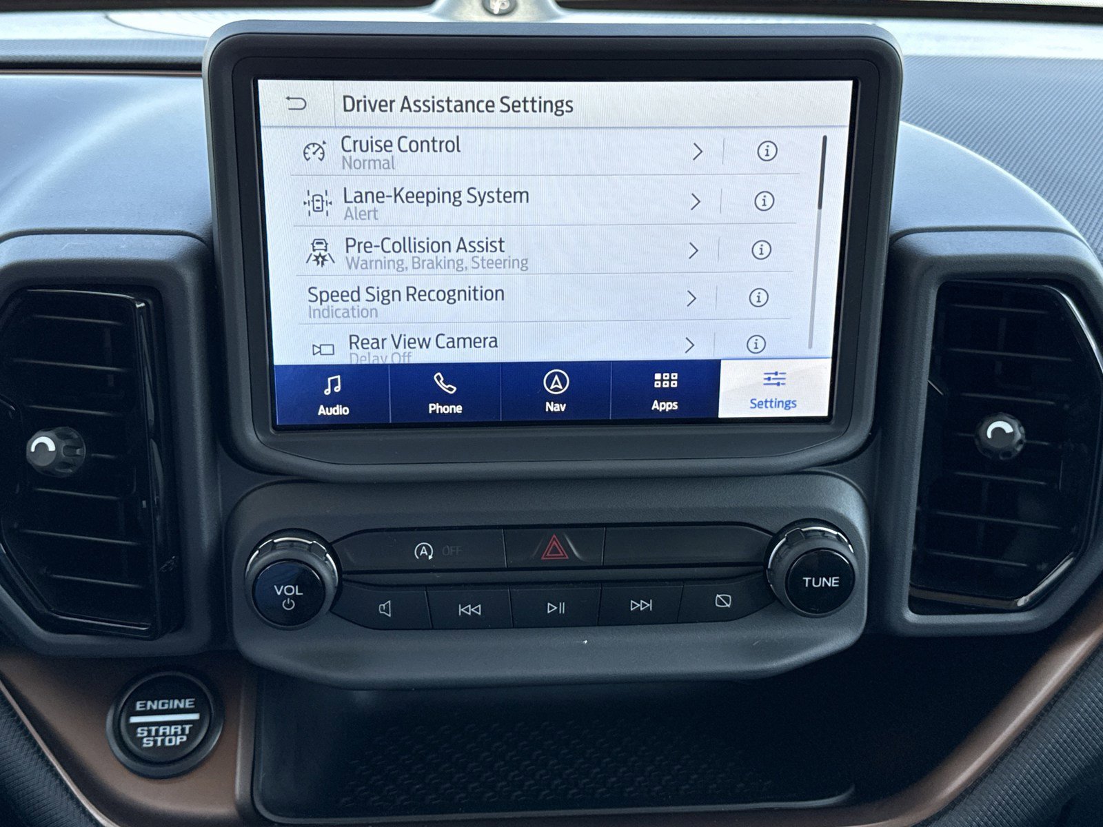 Used 2024 Ford Bronco Sport Outer Banks w/ Tech Package image 28