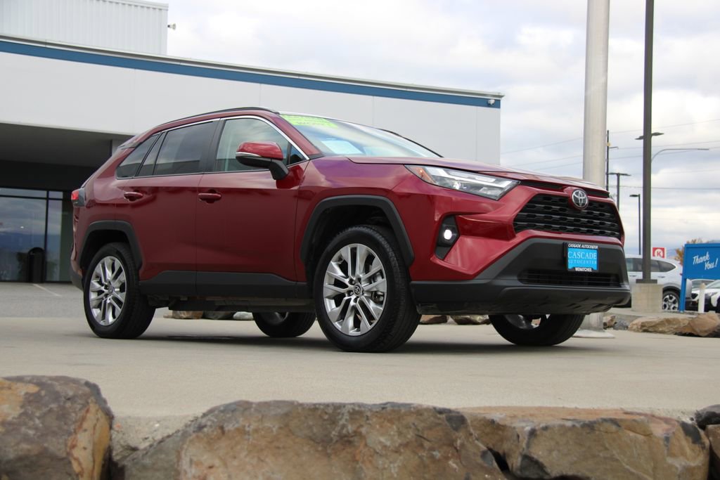 Used 2025 Toyota RAV4 XLE Premium image 5