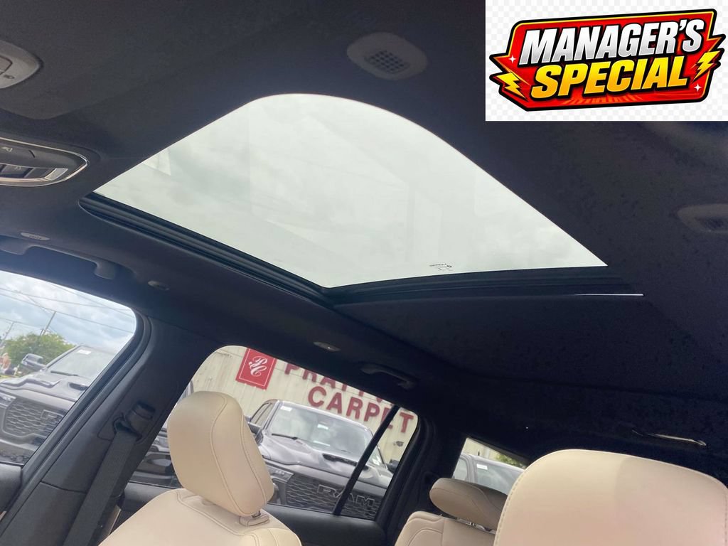 New 2026 Jeep Grand Cherokee L Limited w/ Luxury Tech Group II RWD image 17