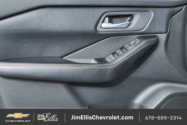 Used 2025 Nissan Rogue SV AWD/4WD image 6