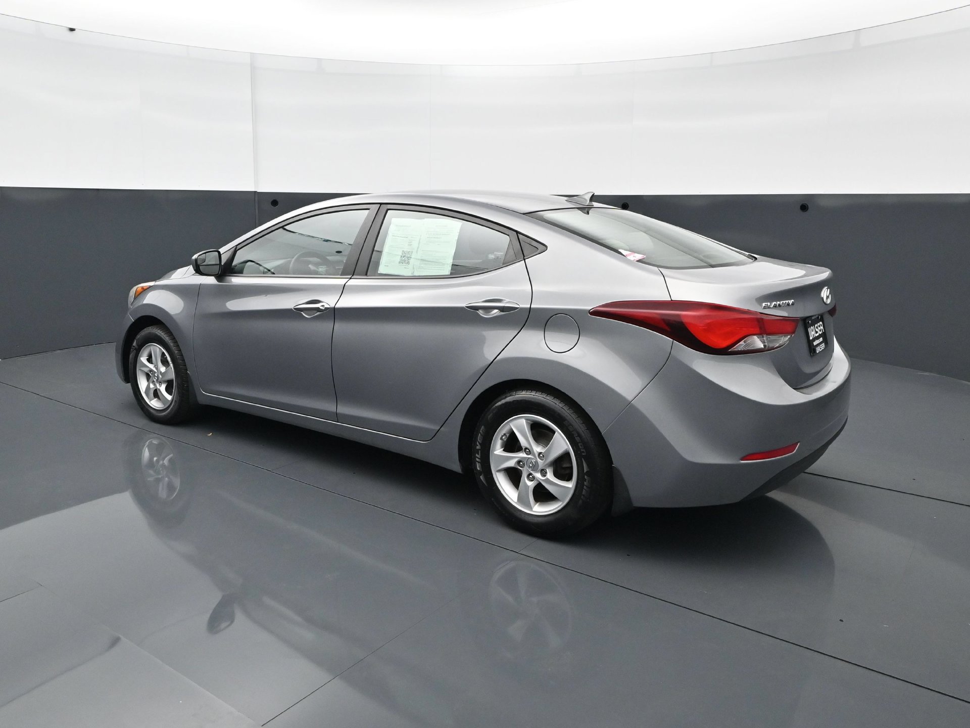 Used 2015 Hyundai Elantra SE FWD image 4
