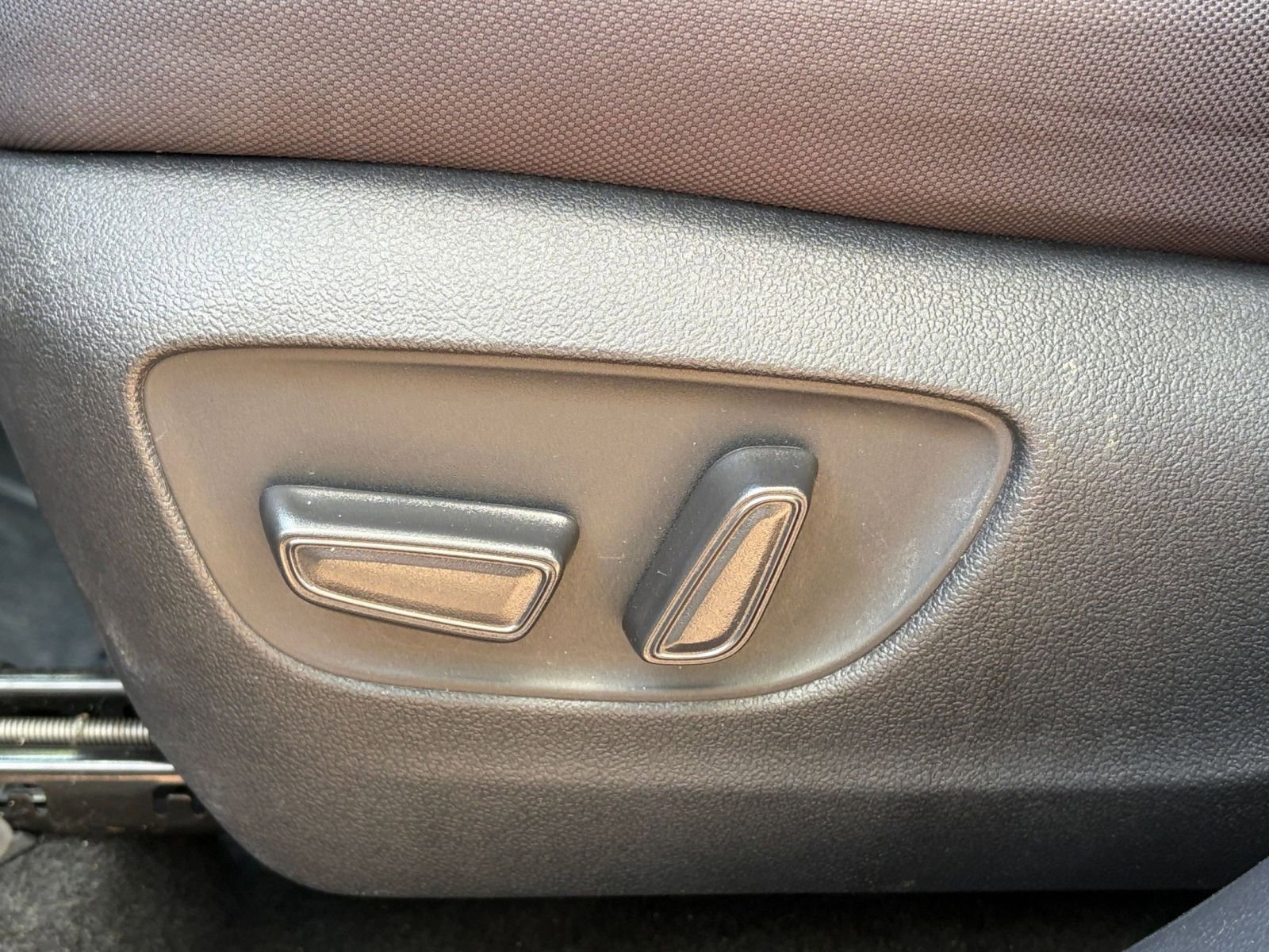 Used 2025 Toyota Highlander LE image 22