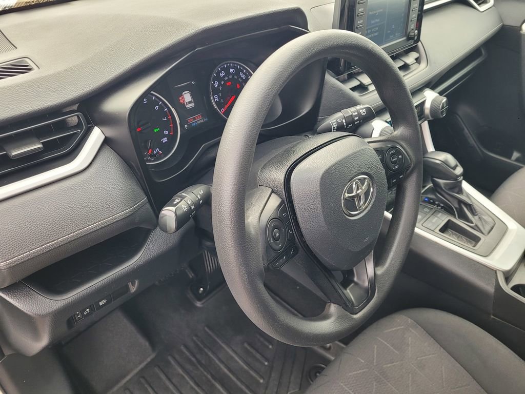 Used 2019 Toyota RAV4 XLE w/ Carpet Mat Package image 27