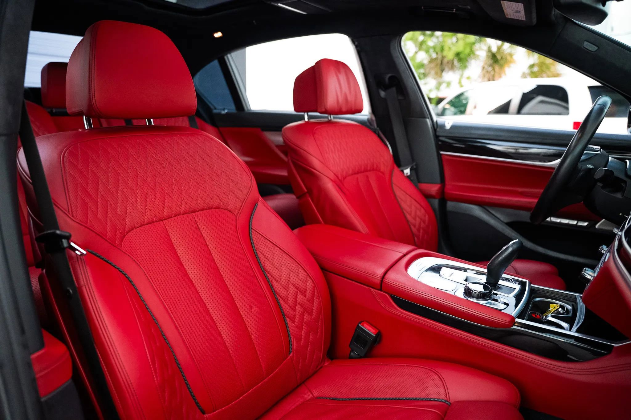 Used 2018 BMW ALPINA B7 xDrive w/ Luxury Rear Seating Package image 31