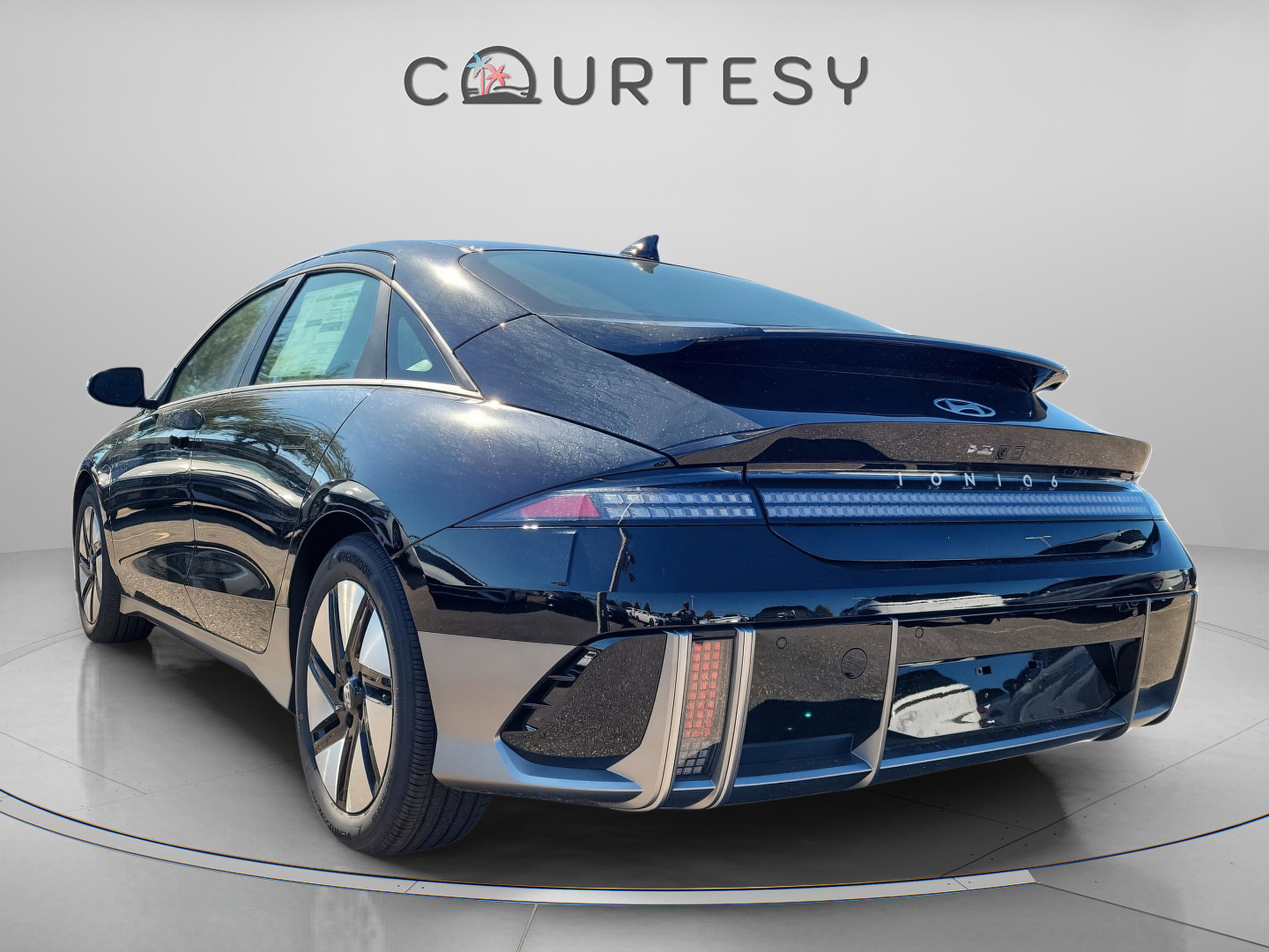 New 2025 Hyundai Ioniq 6 SE video 2