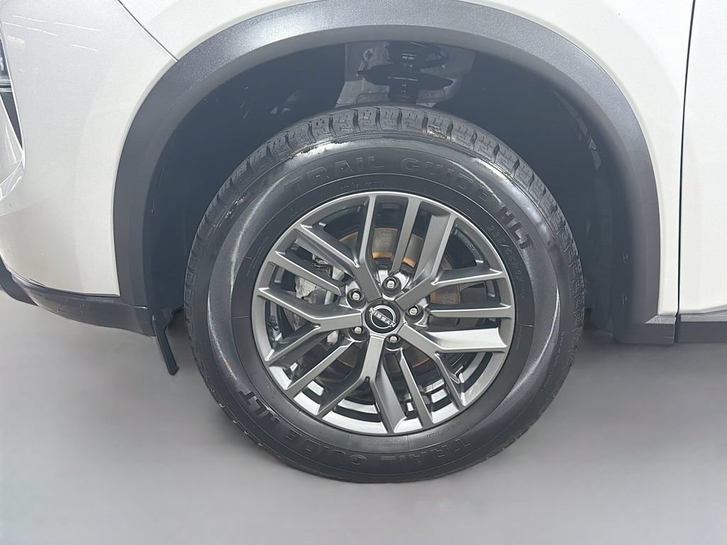 Used 2024 Nissan Rogue S FWD image 30