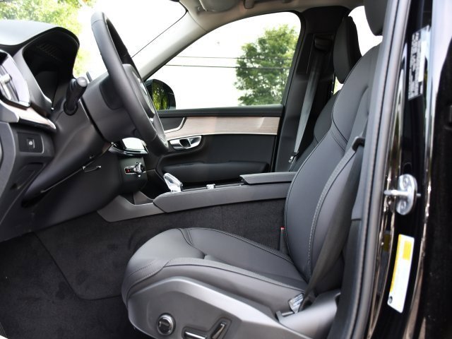 New 2025 Volvo XC90 B6 Plus image 12