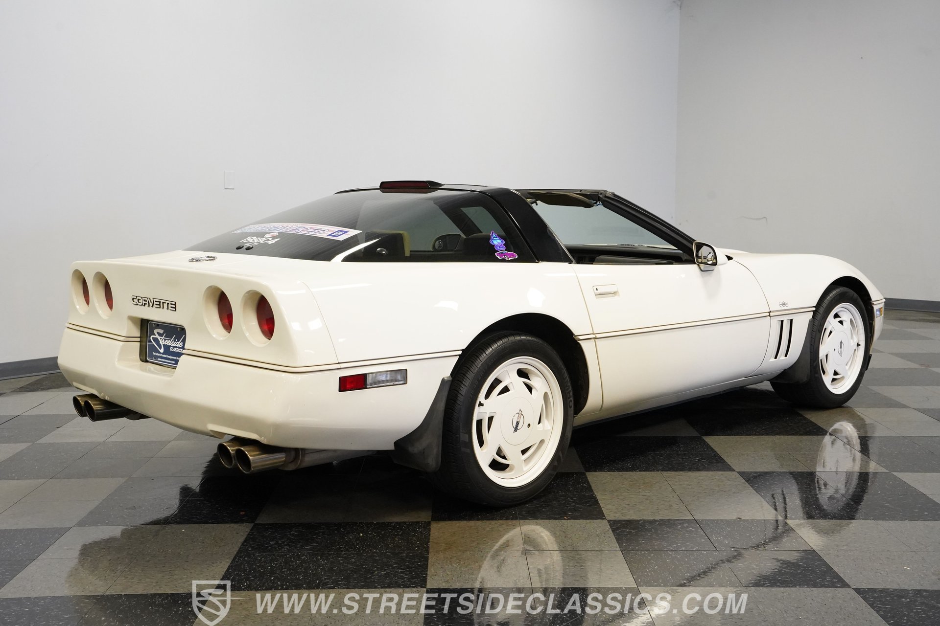 Used 1988 Chevrolet Corvette Coupe RWD image 13