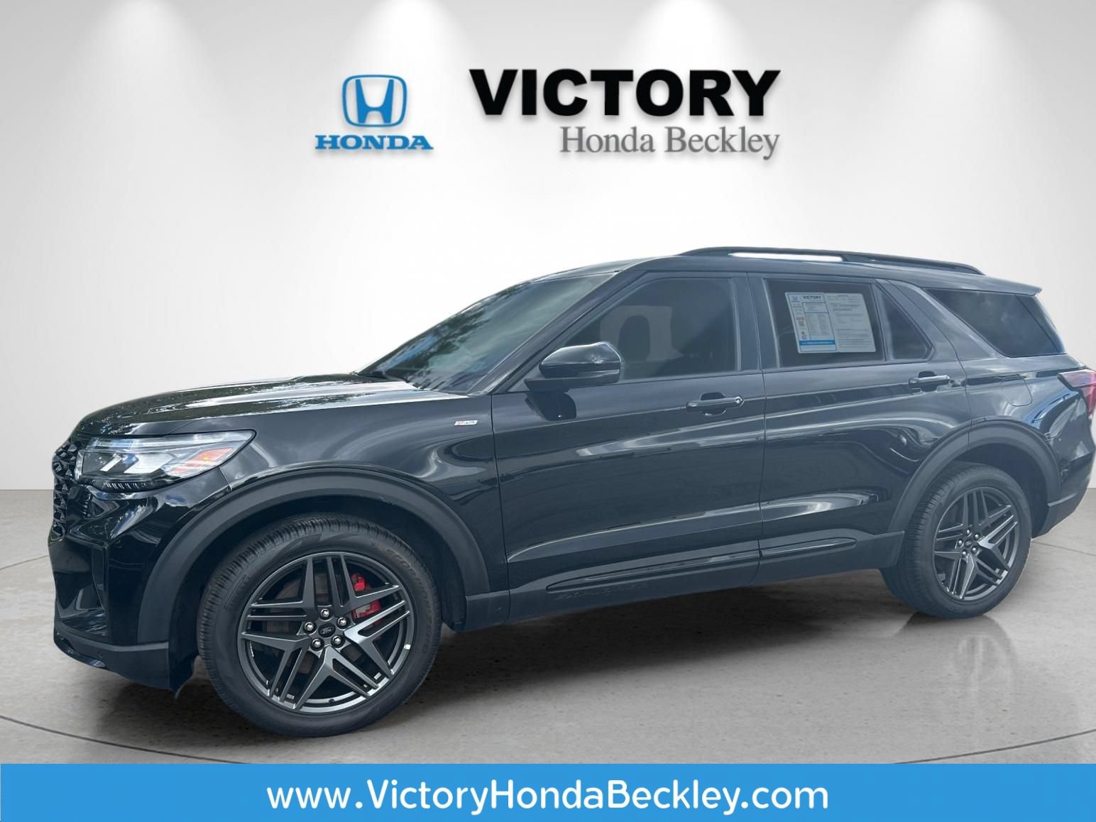 Used 2025 Ford Explorer ST-Line w/ ST-Line Street Pack AWD/4WD image 1