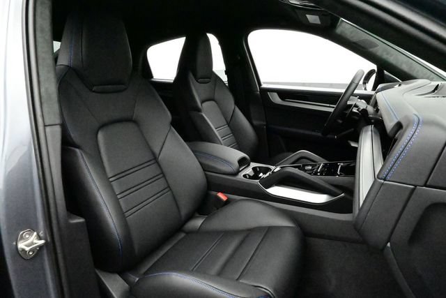 New 2026 Porsche Cayenne Turbo GT AWD/4WD image 18
