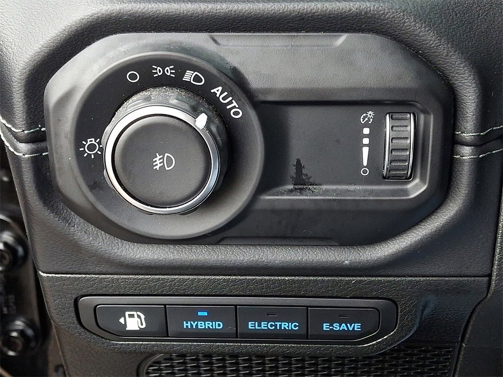 Used 2024 Jeep Wrangler Unlimited Rubicon 4xe w/ Technology Group image 27