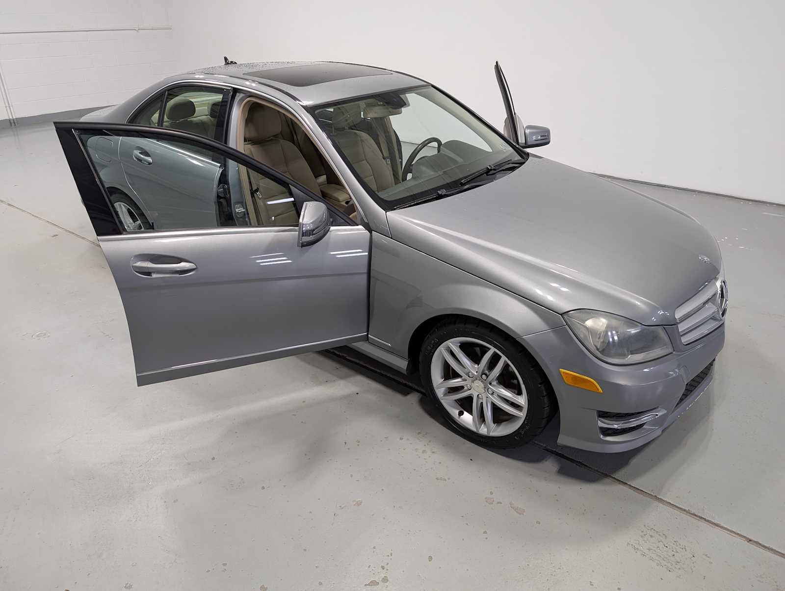 Used 2012 Mercedes-Benz C 300 Sport image 16