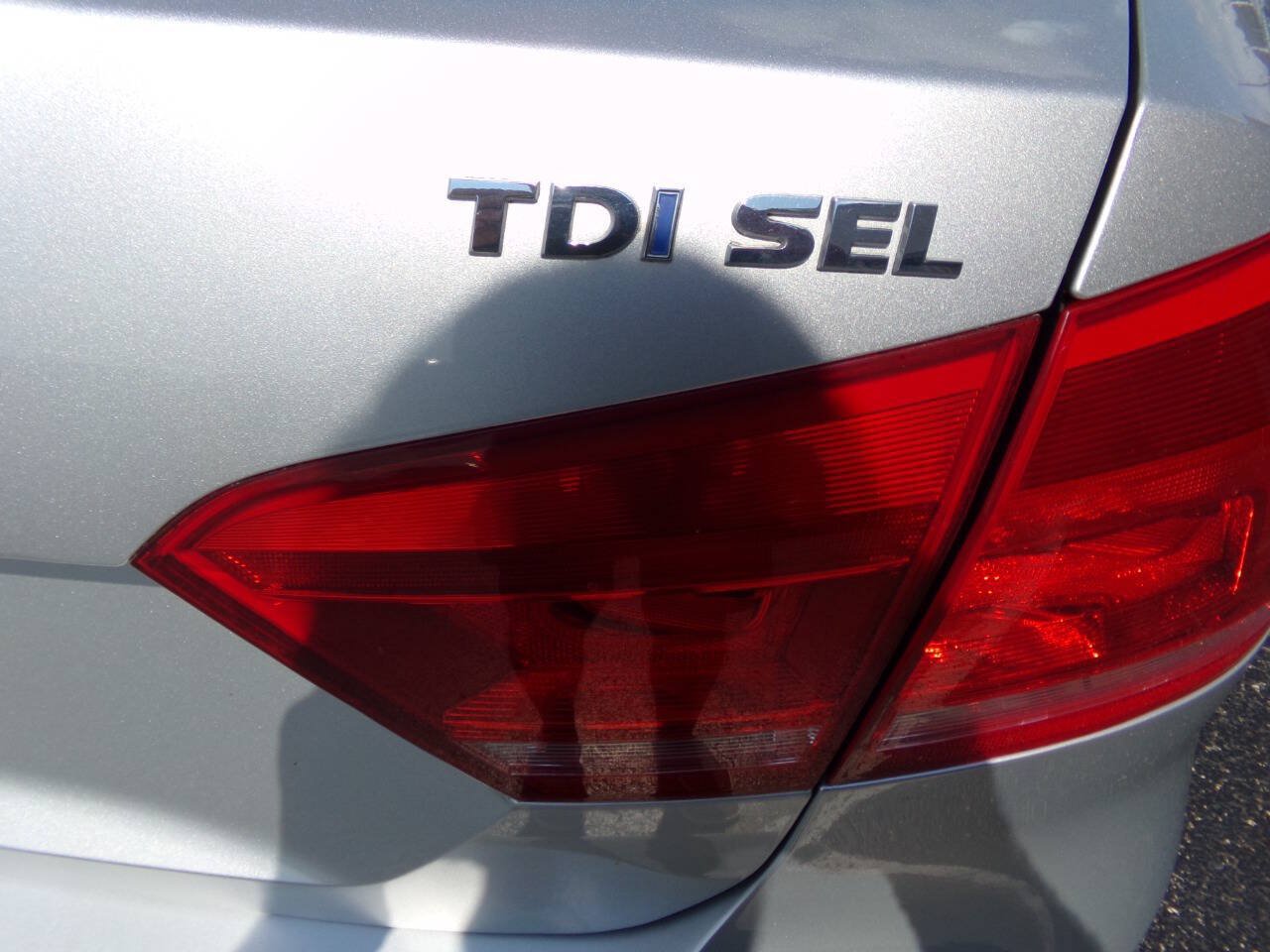 Used 2013 Volkswagen Passat TDI SEL Premium FWD image 41