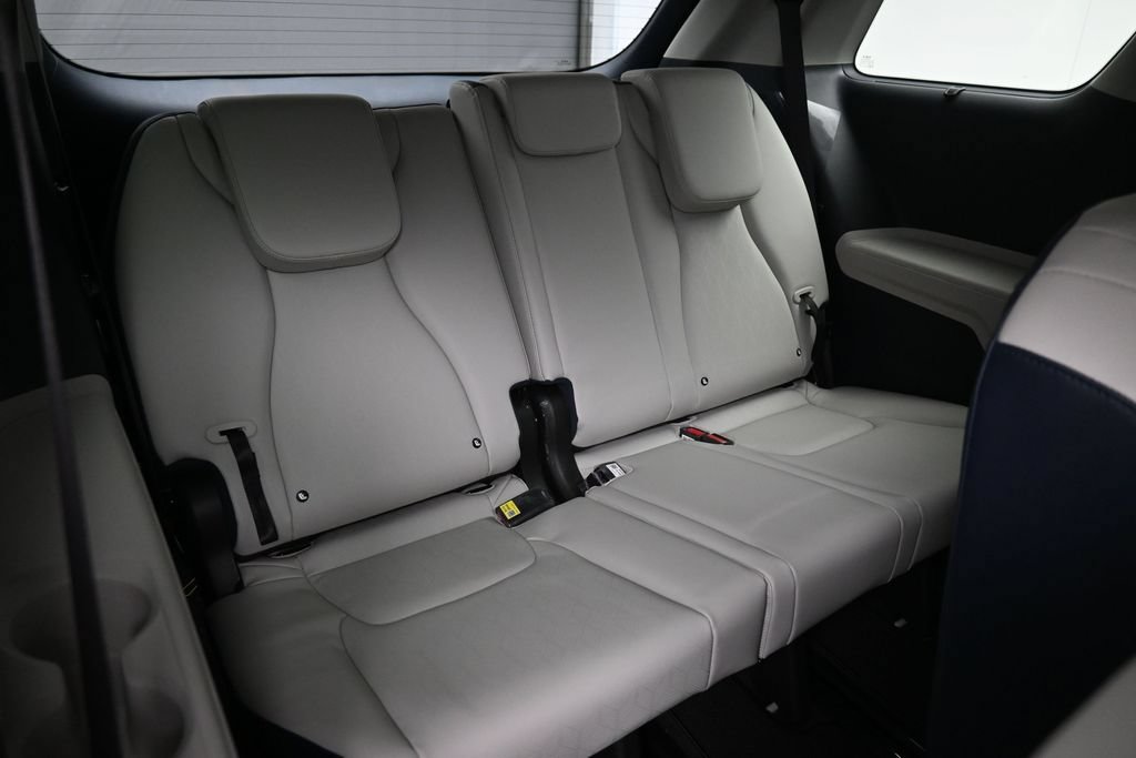 New 2026 Kia Carnival EX FWD image 24