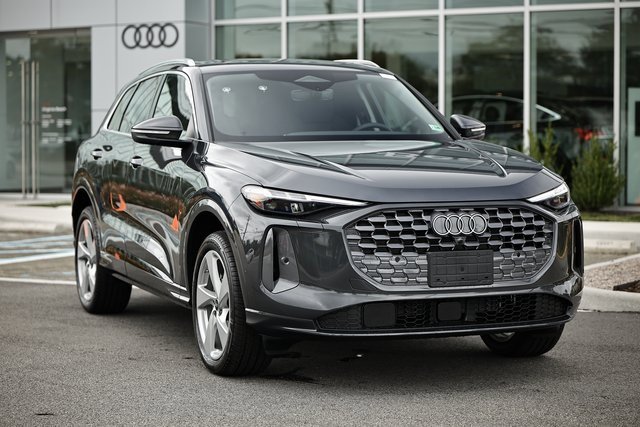 New 2025 Audi Q5 Premium Plus image 2