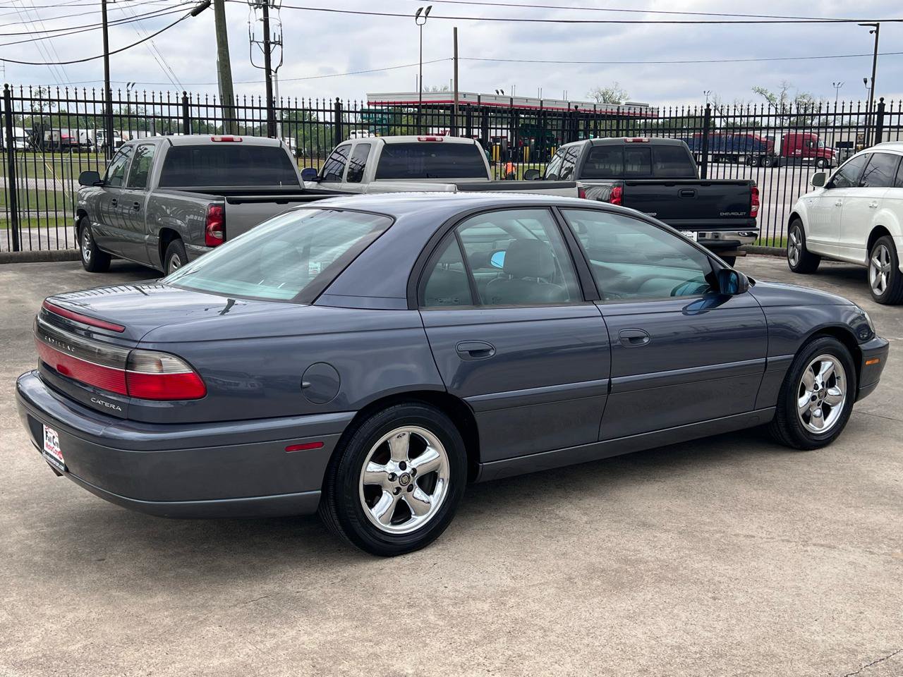 Used 1997 Cadillac Catera RWD image 6