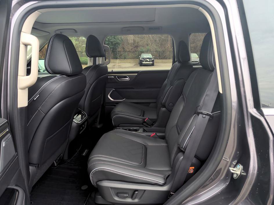 New 2026 INFINITI QX80 Luxe w/ Cargo Package image 12