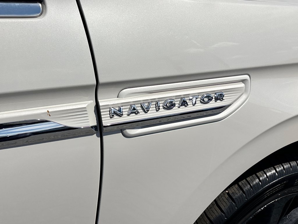 Used 2023 Lincoln Navigator L Reserve w/ Equipment Group 201A AWD/4WD image 12