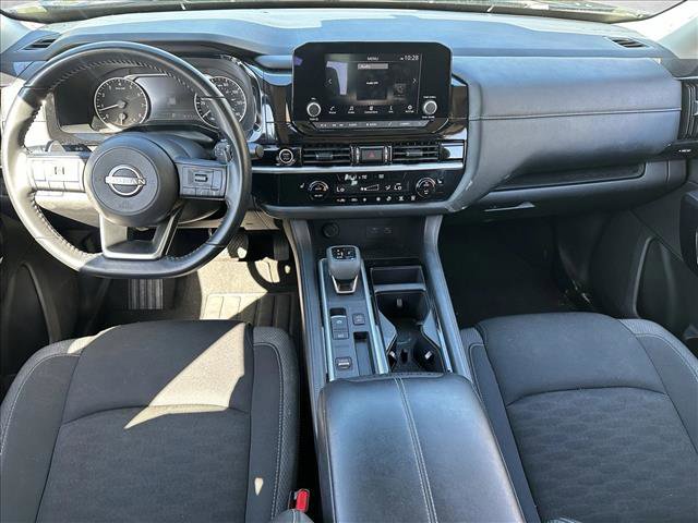 Used 2024 Nissan Pathfinder SV image 25