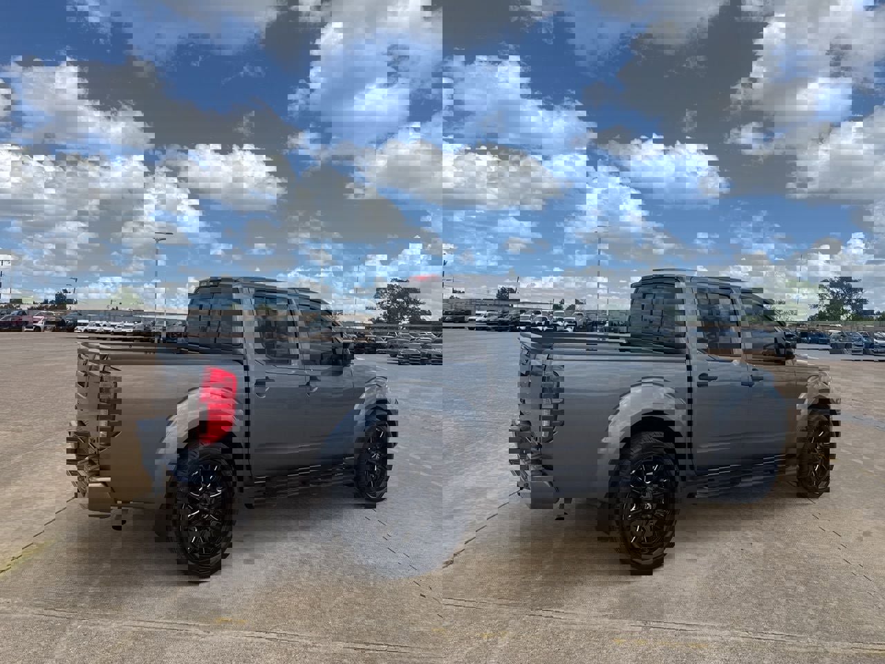 Used 2020 Nissan Frontier SV w/ Midnight Edition Floor Mats image 26