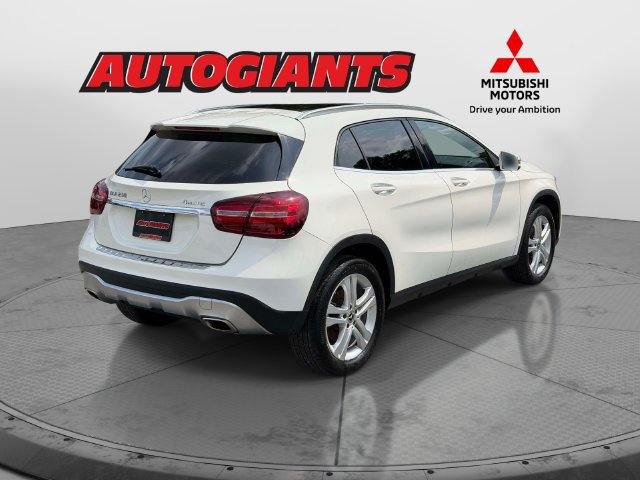 Used 2018 Mercedes-Benz GLA 250 4MATIC w/ Premium Package image 4