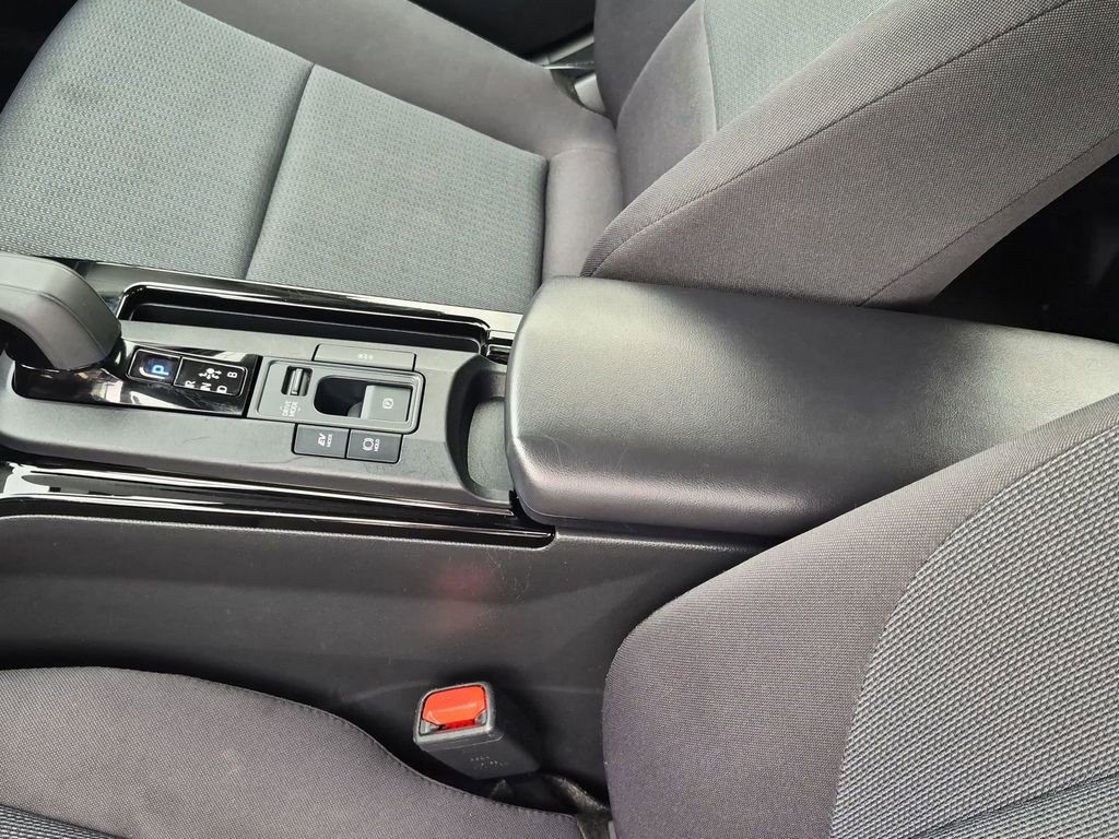 Used 2024 Toyota Prius LE image 20