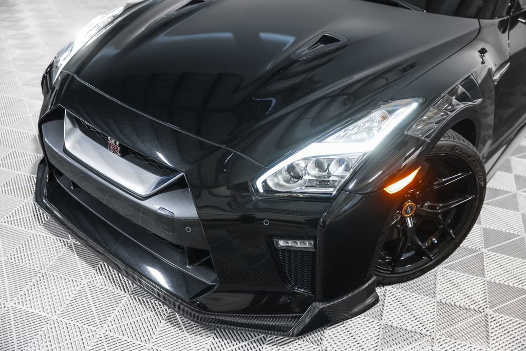 Used 2017 Nissan GT-R Premium AWD/4WD image 16