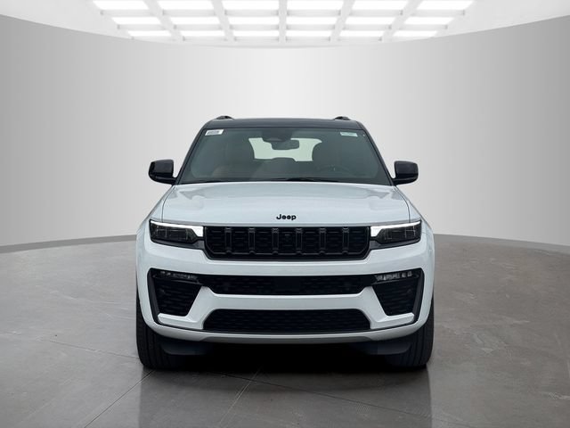 New 2026 Jeep Grand Cherokee Summit AWD/4WD image 2