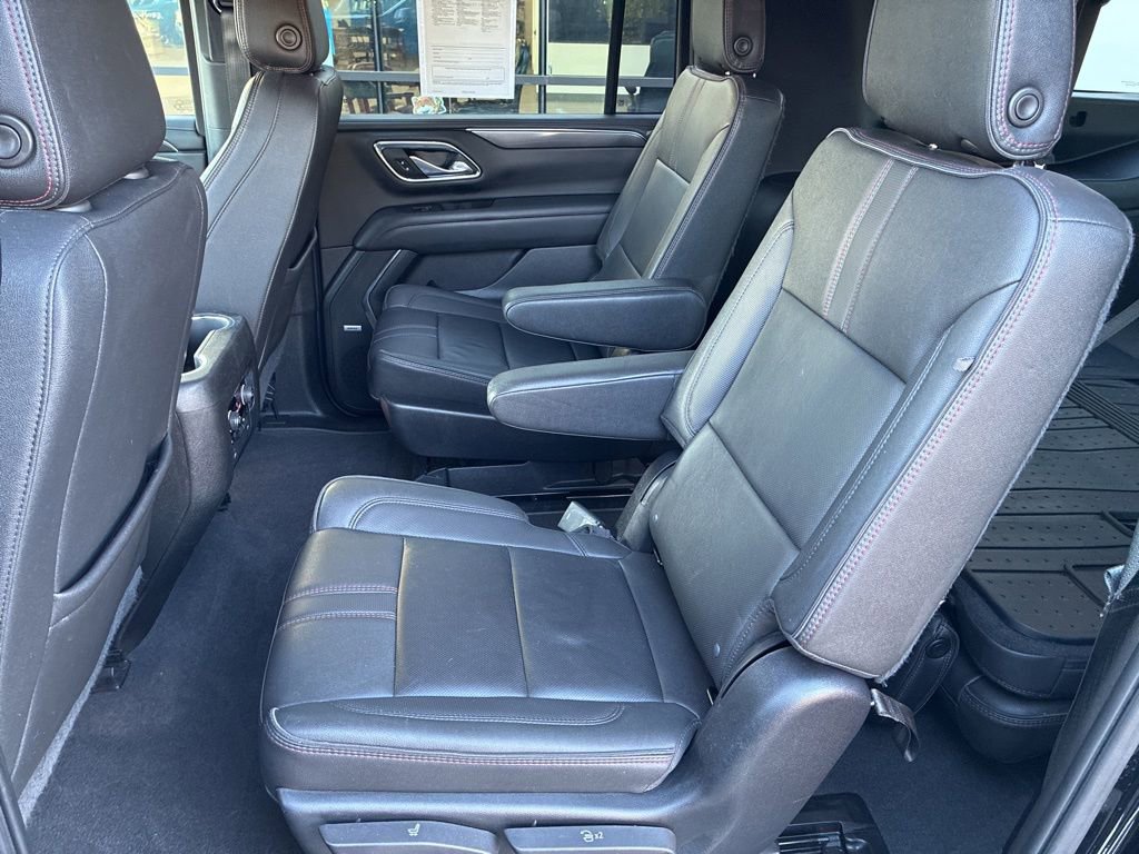 Used 2022 Chevrolet Suburban RST w/ Luxury Package image 21