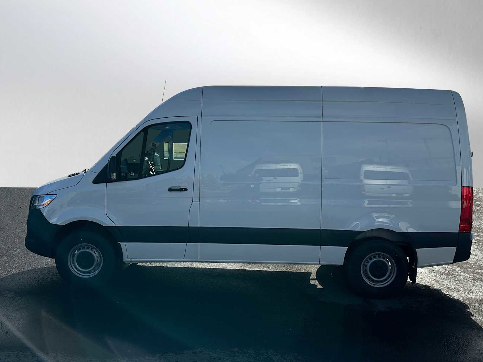 Used 2023 Mercedes-Benz Sprinter 1500 image 6
