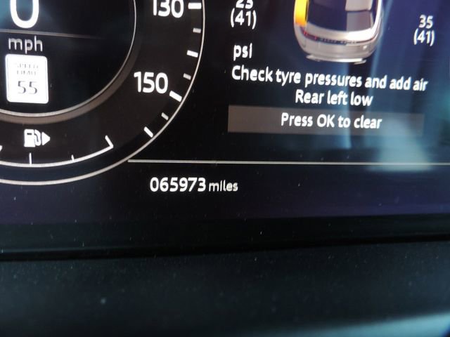 Used 2020 Land Rover Range Rover Velar R-Dynamic S image 32