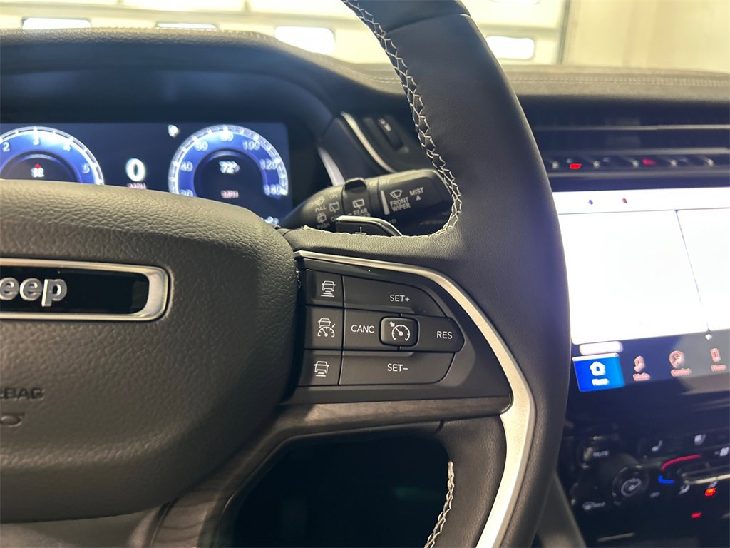 New 2025 Jeep Grand Cherokee Limited w/ Luxury Tech Group II image 20
