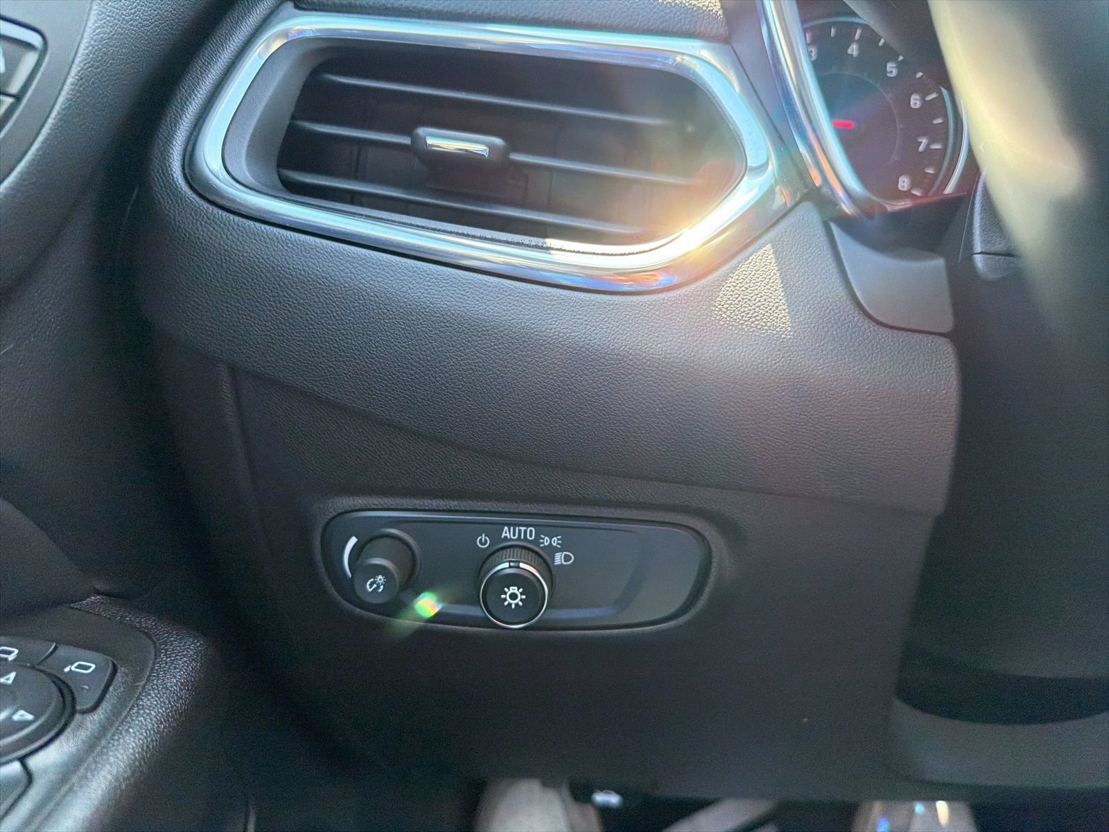 Used 2024 Chevrolet Equinox LT AWD/4WD image 20