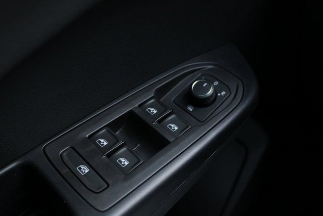 New 2026 Volkswagen Taos SE AWD/4WD image 17