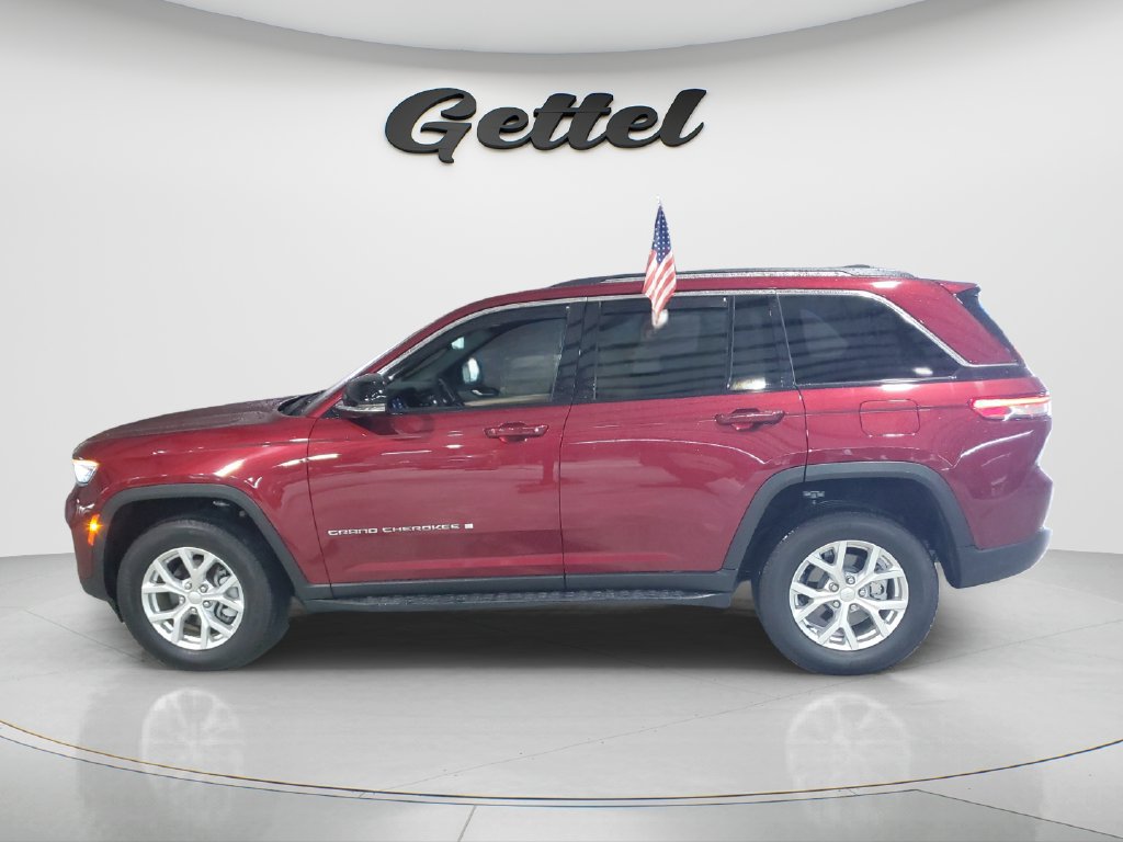 Used 2024 Jeep Grand Cherokee Limited w/ Luxury Tech Group II RWD image 8