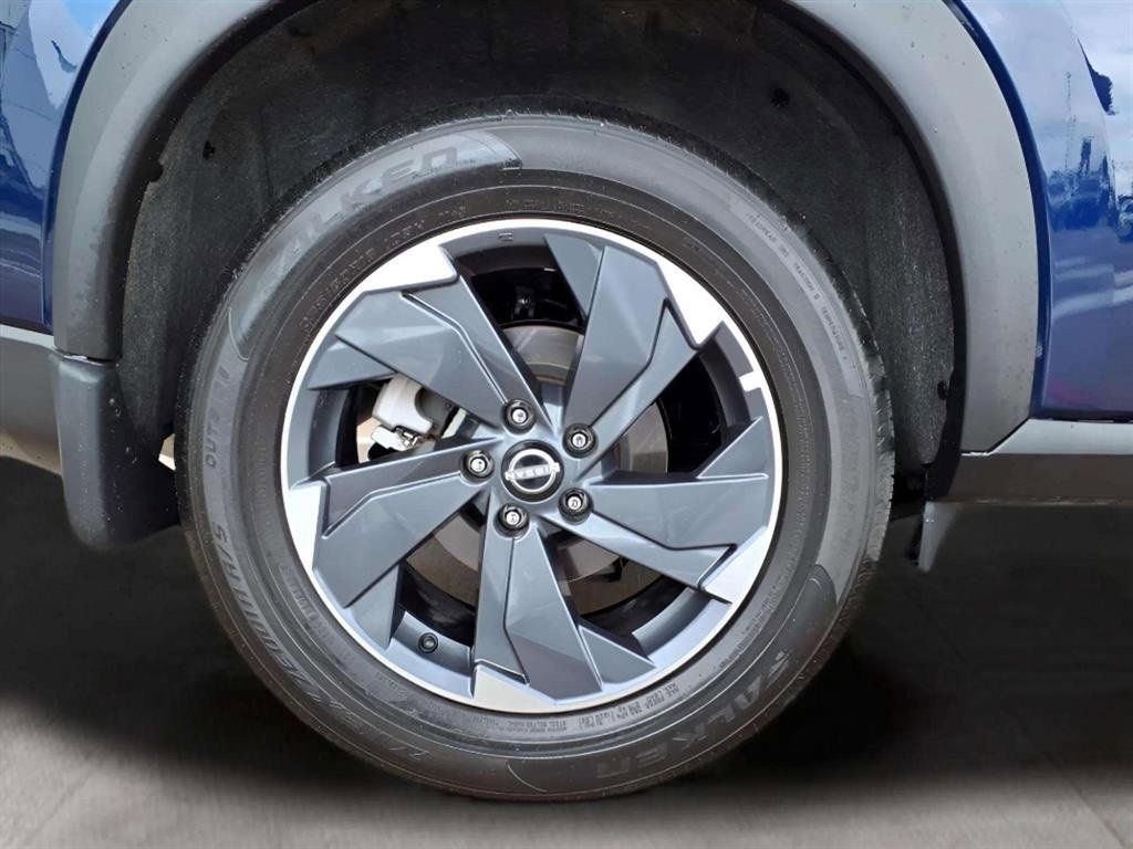Used 2024 Nissan Rogue SV image 19