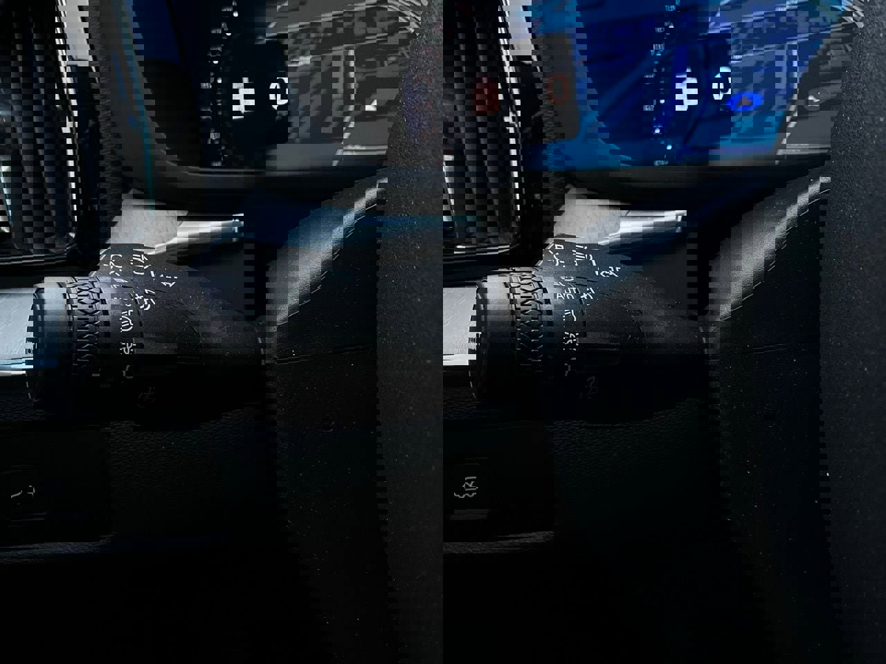 Used 2025 Volvo XC60 B5 Plus w/ Protection Package Premier image 37