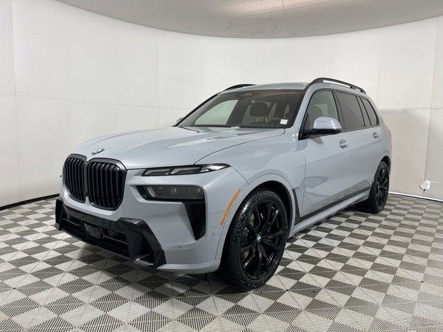 New 2026 BMW X7 xDrive40i w/ Executive Package image 3