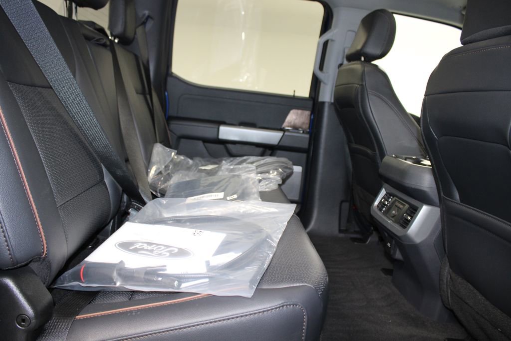 New 2026 Ford F250 Lariat w/ Black Appearance Package image 30