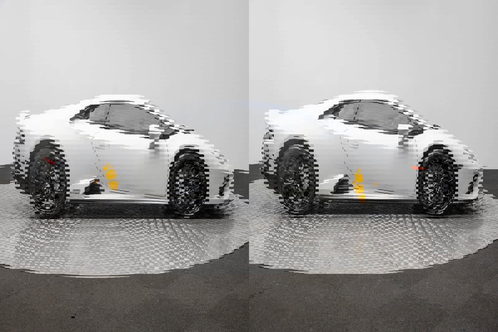 Used 2022 Lamborghini Huracan EVO image 50