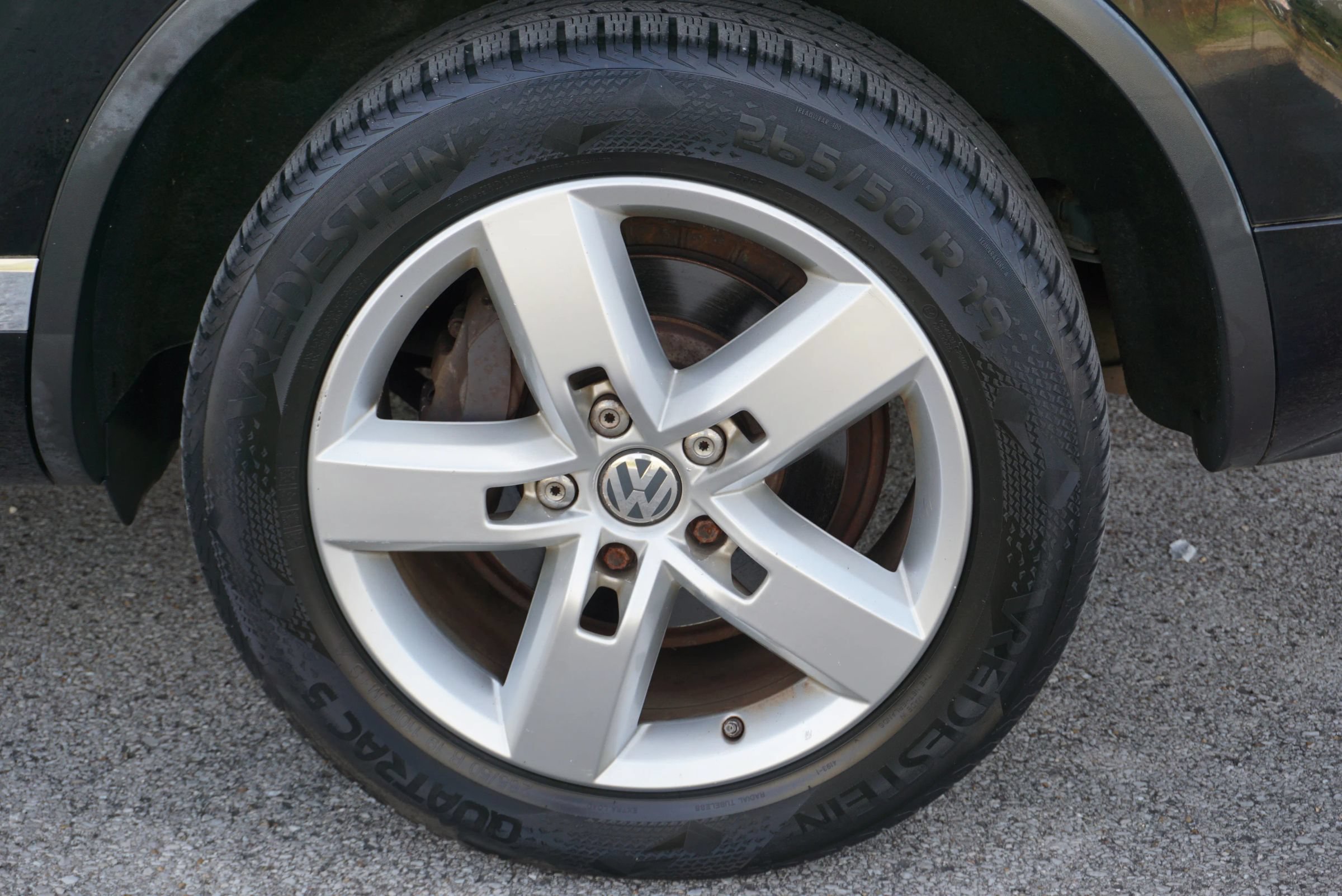 Used 2014 Volkswagen Touareg Sport AWD/4WD image 9