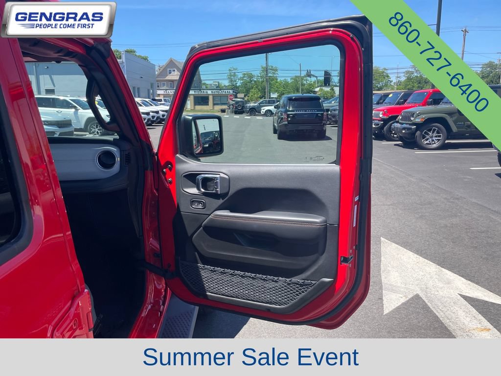 Used 2025 Jeep Wrangler Unlimited Sahara AWD/4WD image 14