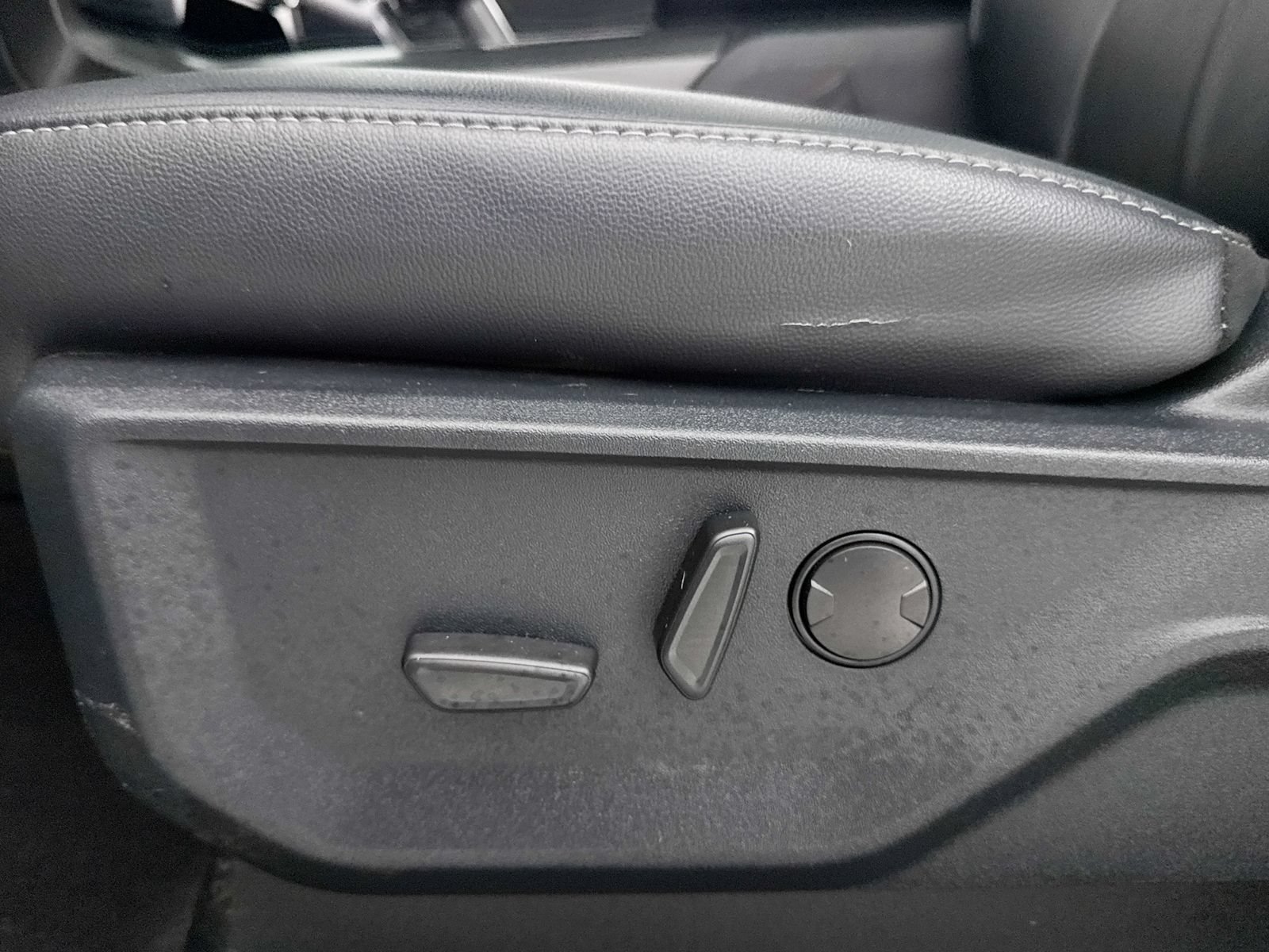 Used 2025 Ford F150 Lariat AWD/4WD image 31