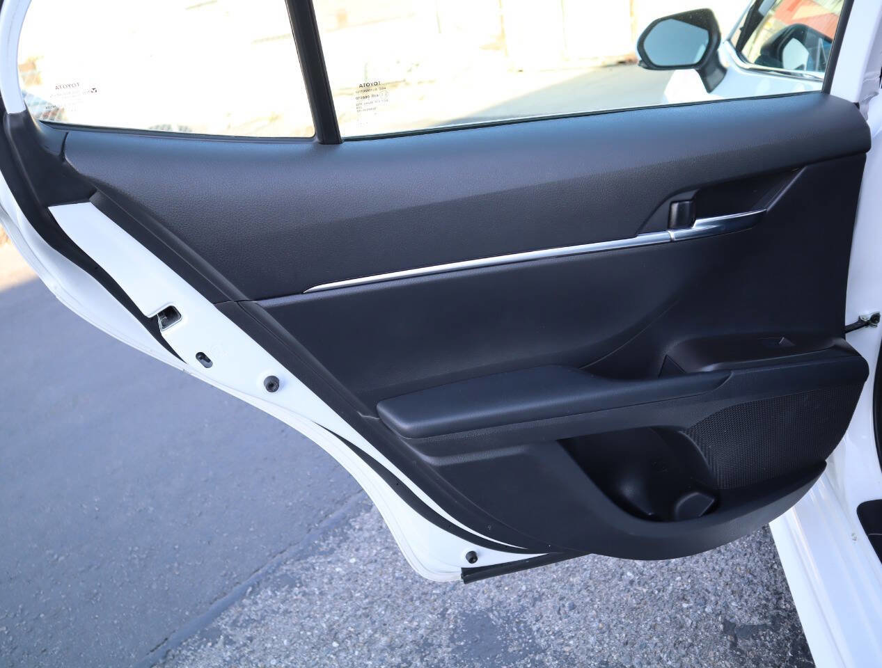 Used 2022 Toyota Camry SE image 30