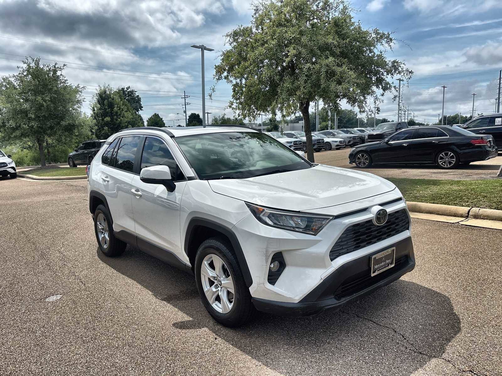 Used 2019 Toyota RAV4 XLE AWD/4WD image 11