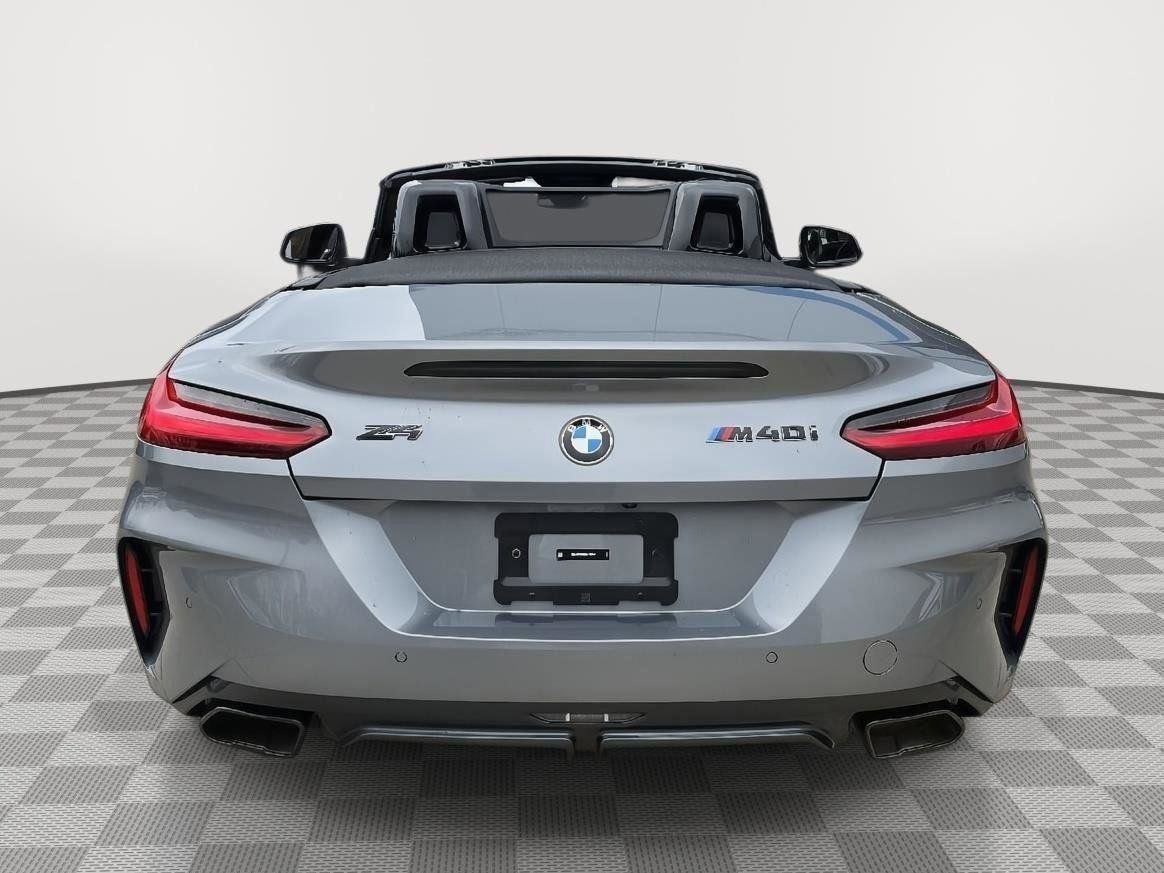 Used 2025 BMW Z4 M40i w/ Premium Package image 14