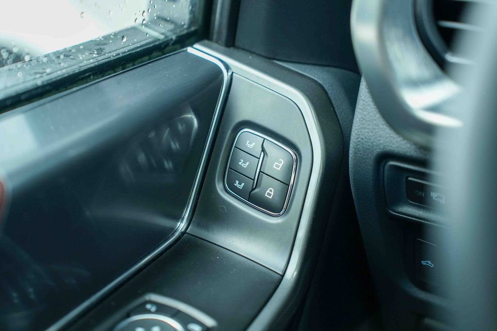 Used 2022 Ford F150 Lariat w/ Equipment Group 502A High AWD/4WD image 37