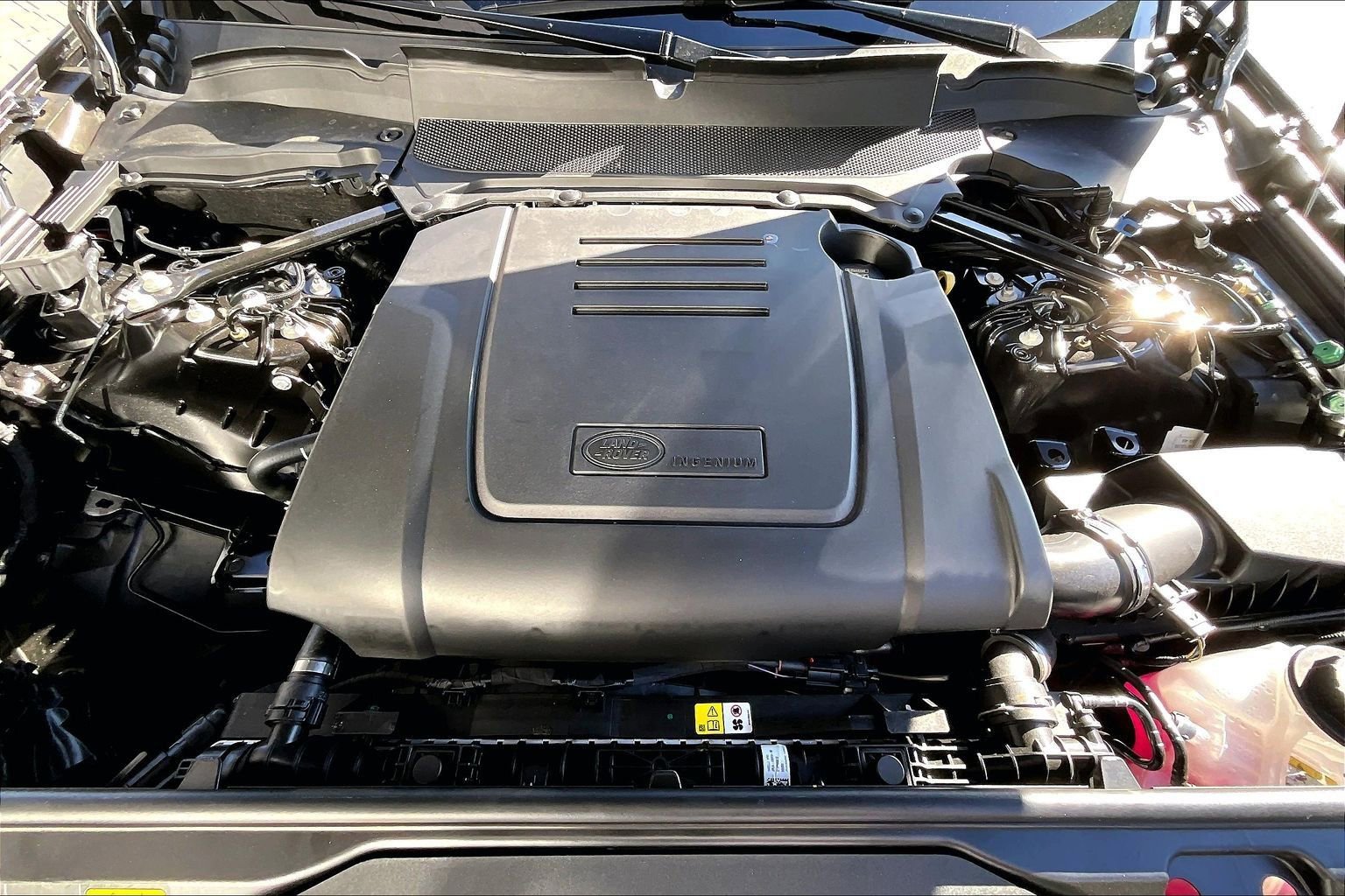 New 2026 Land Rover Discovery Dynamic SE image 12